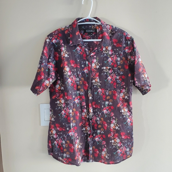Men's floral button down - Picture 3 of 4